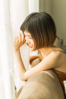 男女一起努力做豆浆